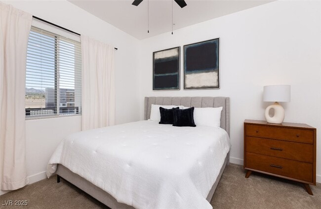 Foto del edificio - 100 E Warm Springs Rd