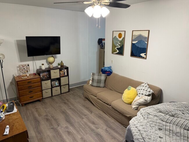 Foto del edificio - 719 Park Ave