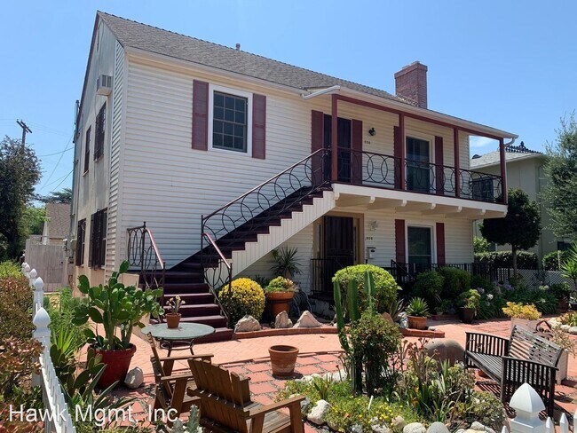 Building Photo - 2 br, 2 bath House - 808 E. Carson St.