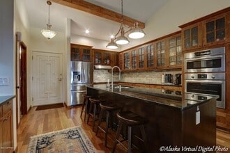 Building Photo - 333 M St