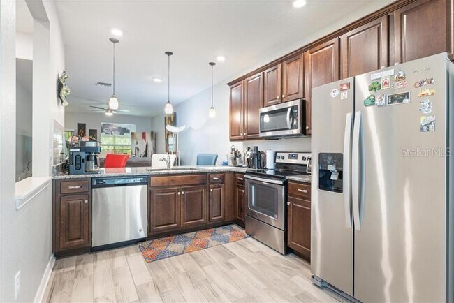 Building Photo - 1117 Hillhurst Dr