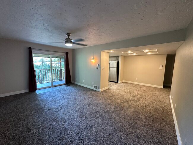 Building Photo - 1445 Vega Cir