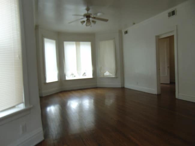 Building Photo - 7342 S Harvard Ave