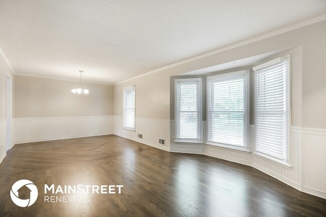 Building Photo - 409 NW Meadowview Dr