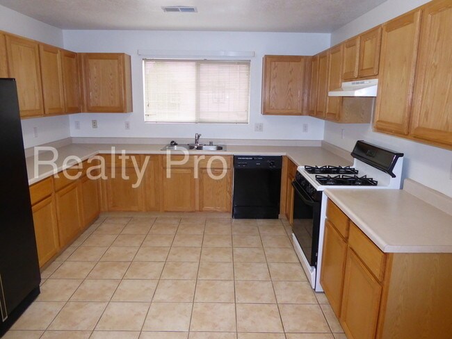 Building Photo - 11320 Campo del Oso Ave NE
