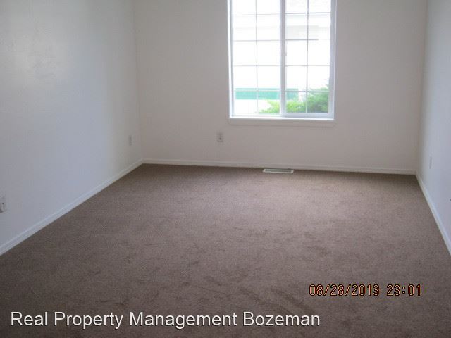 Building Photo - 3018 W Villard St