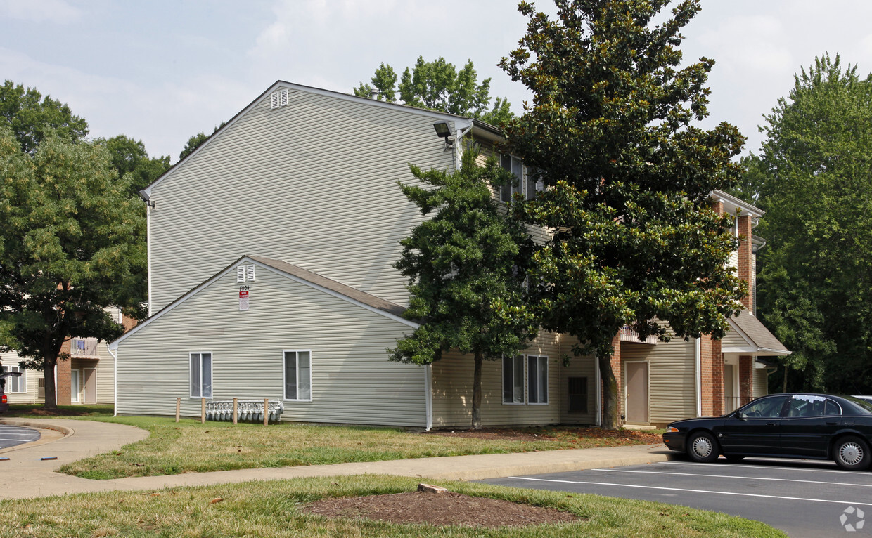 Building Photo - Foxwood