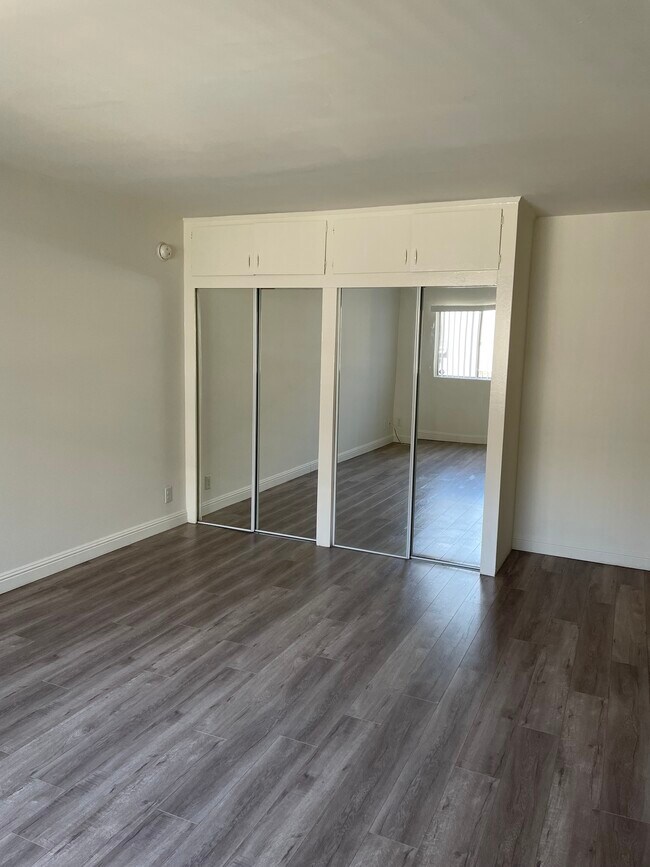 Foto del edificio - Westwood Plaza Apartments