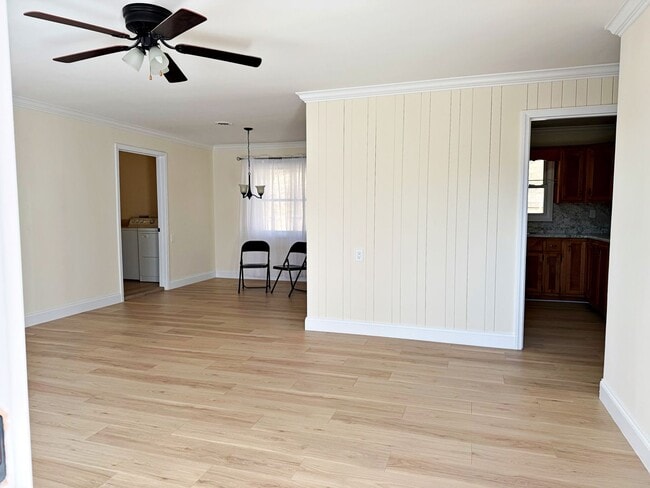 Building Photo - 315 E Millers Cove Rd