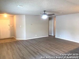 Foto del edificio - 7322 Huntwood Cir