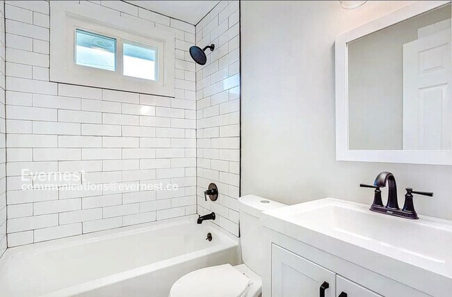 Foto del edificio - 1728 17th Ave N