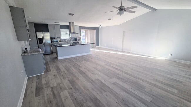 Building Photo - 15865 Shatterway Ln