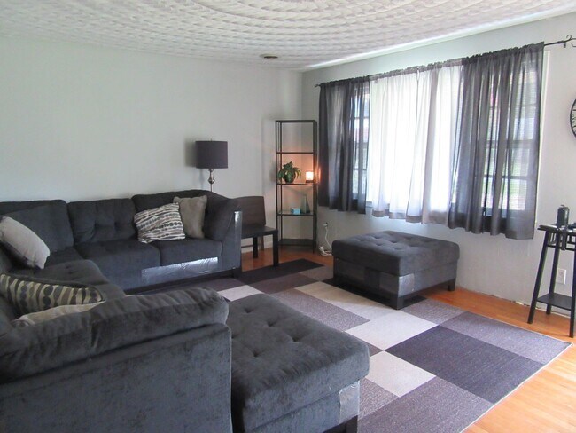 Foto del edificio - Beautiful Brick Ranch