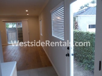 Primary Photo - 2571 S Bundy Dr