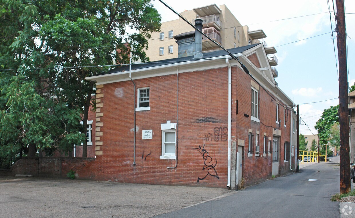 Foto del edificio - 948 Logan St