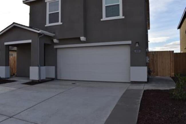 Building Photo - 4523 Iris Ct