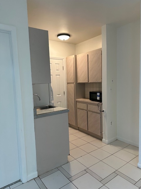 Kitchenette - 230 SW 51st Ave