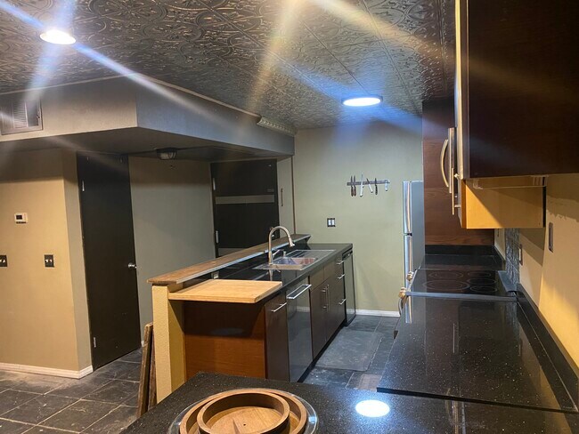 Foto del edificio - 6151 Rancho Mission Rd