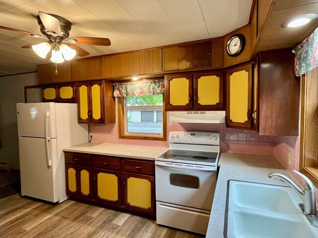 Building Photo - 2 Bed 1 Bath Single Family Home in Colby