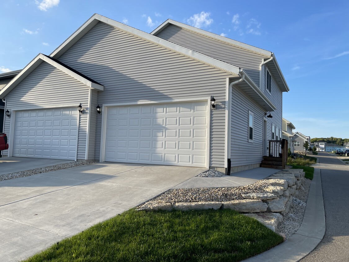 Foto principal - 4883 Arugula Rd