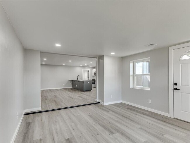 Foto del edificio - Look at this beautiful home!! 4 bed, 3 full baths!