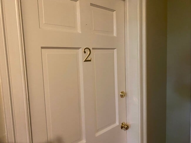 Building Photo - 415 2nd St NE