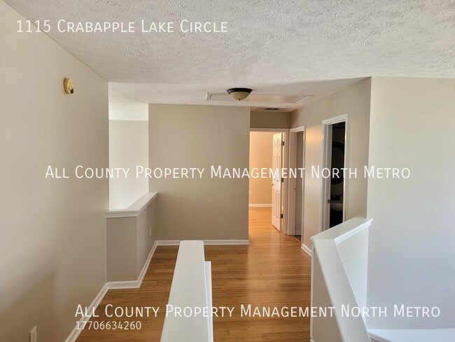 Foto del edificio - 1115 Crabapple Lake Circle