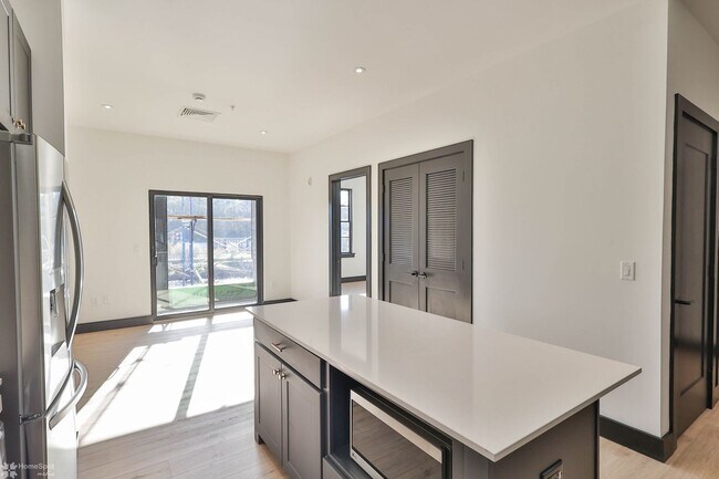 Foto del edificio - 2 bedroom / 2 bathroom apartment at Waterm...