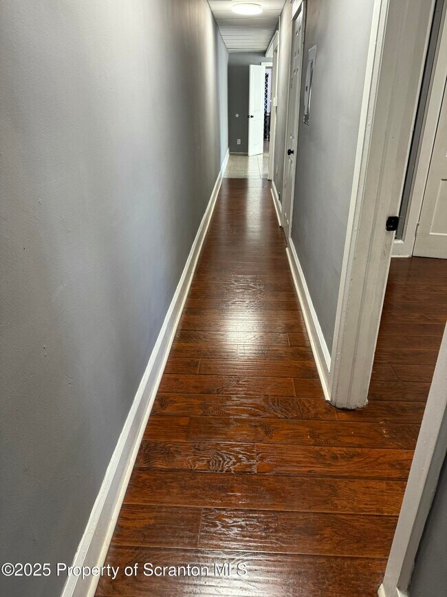 Foto del edificio - 834 Monroe Ave