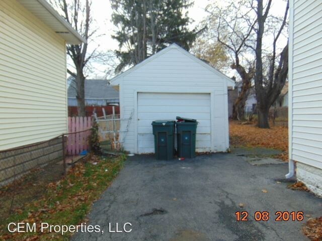 Building Photo - 37 Van Stallen St