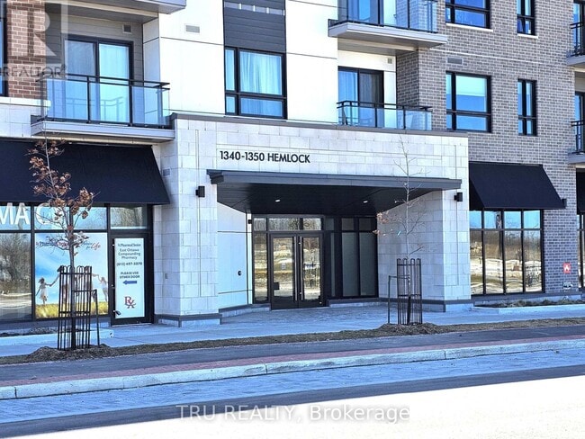 Building Photo - 1350-1350 Hemlock Rd