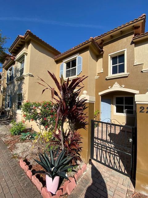 Foto principal - 2905 Hidden Hills Rd