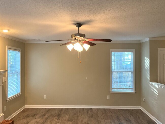 Building Photo - 29 Claiborne Trl
