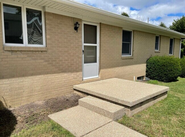 Foto del edificio - 5203 W Ridge Rd