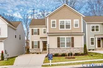 Building Photo - 6467 Fennec Run