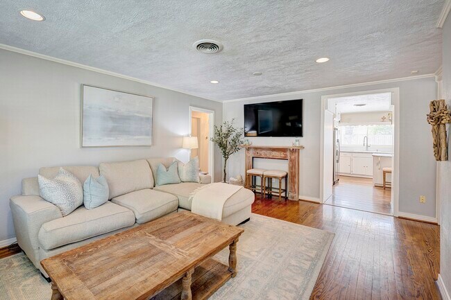 Foto del edificio - 3511 Broadmead Dr