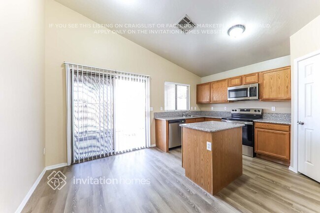 Building Photo - 20850 N 7th Pl