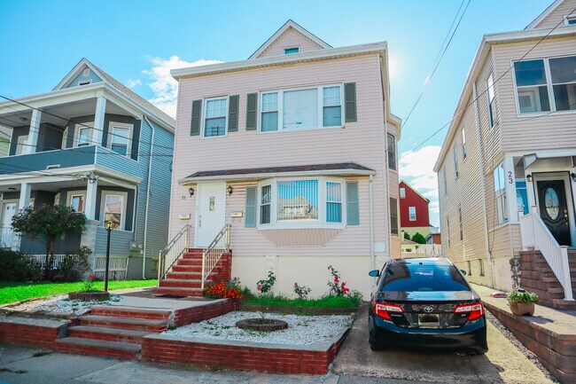 Foto del edificio - 21-2 Portland Ave
