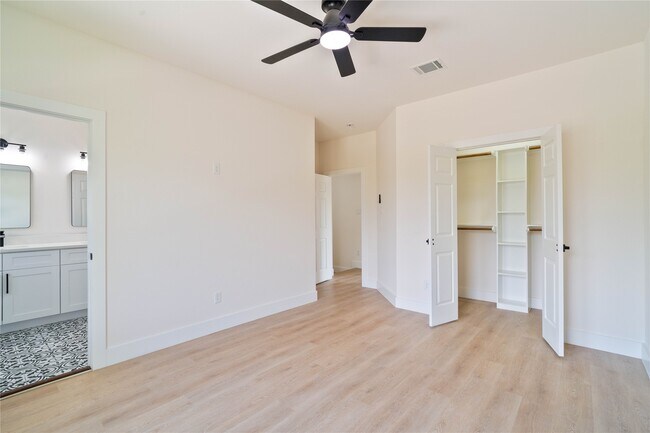 Foto del edificio - 3212 Retta St