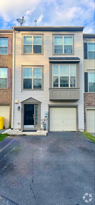 Building Photo - 8212 Carinoso Way
