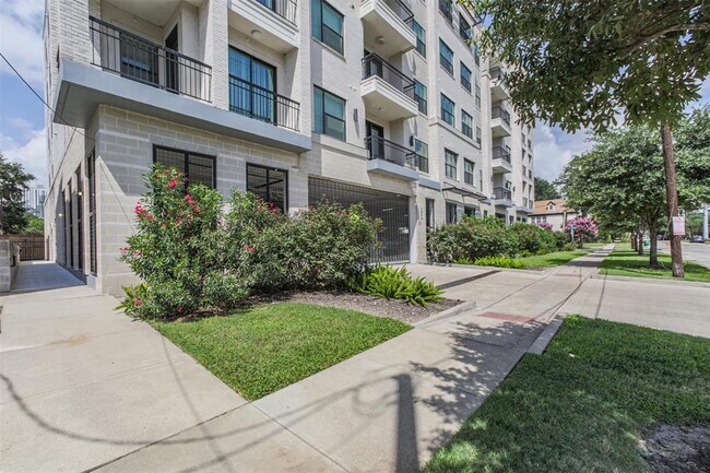Building Photo - 1508 Blodgett St