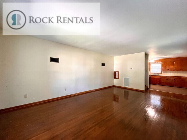 Foto del edificio - 718 N Poplar St