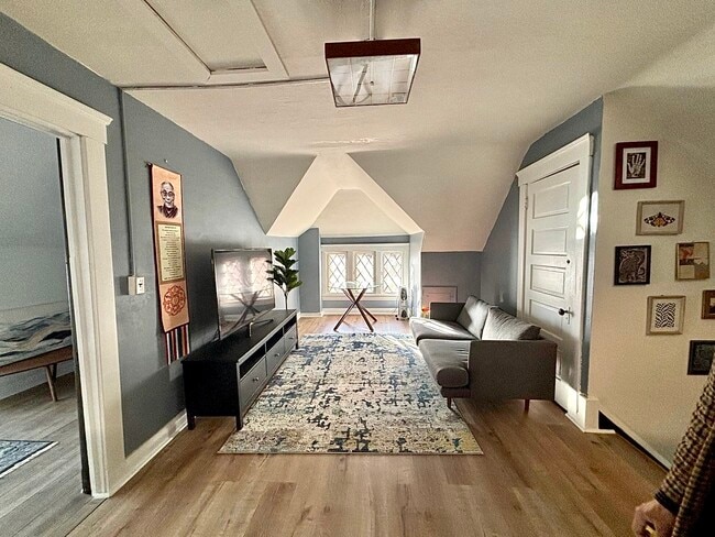 Foto del edificio - 10815 Drexel Ave