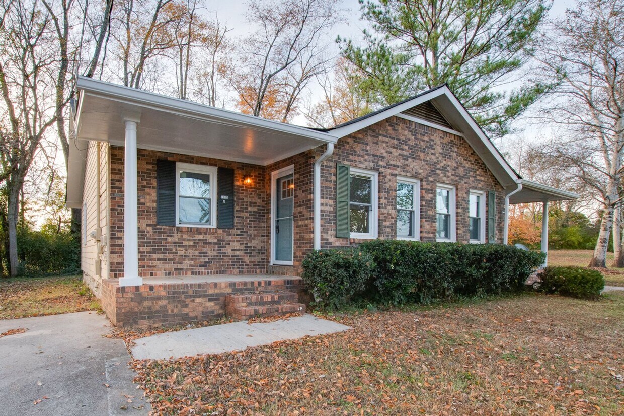 Primary Photo - 2705 Wilson Dr NW