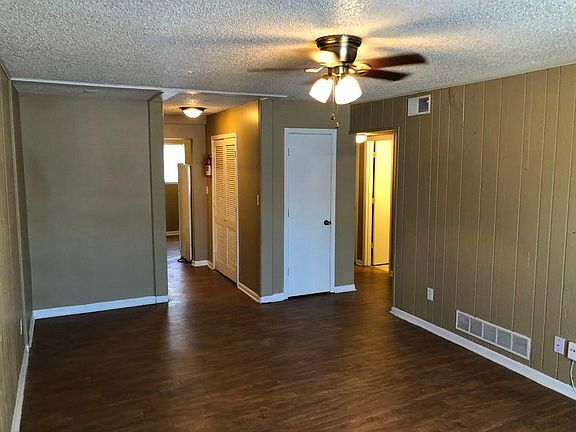 Building Photo - 9213 E 54th St