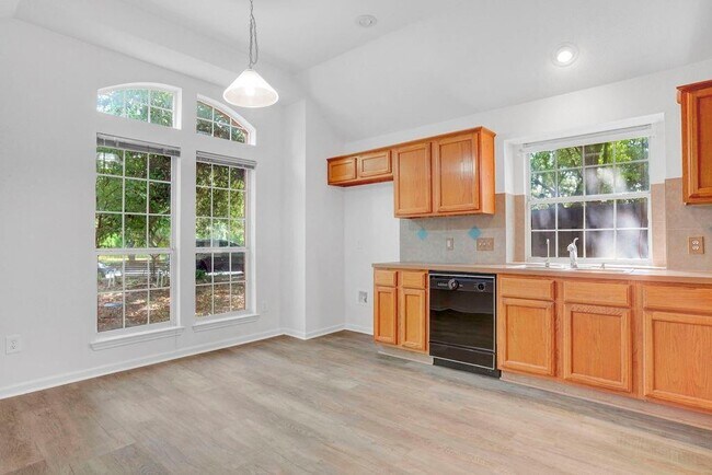 Foto del edificio - 4513 Whispering Valley Dr