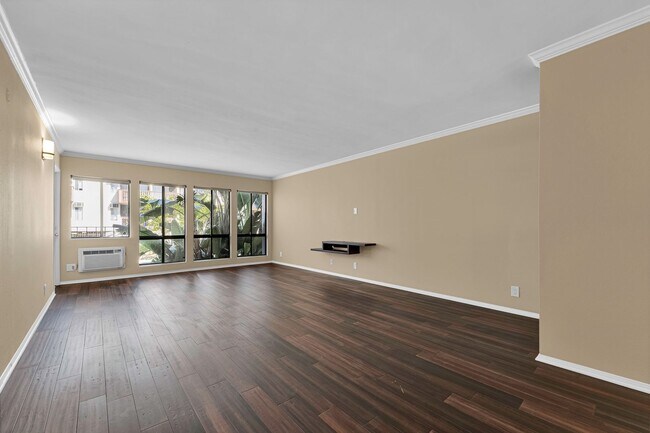 Building Photo - West Hollywood 2 Bedroom 2 Bathroom | Prime Location Between Melrose & Santa Monica Blvd