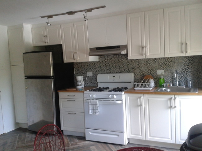 Foto del edificio - 633 Walton Ave