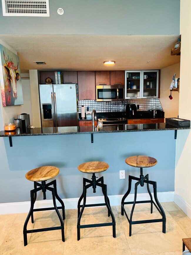 Counter Kitchen - 1800 N Bayshore Dr