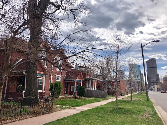 Walking Distance Downtown - 2520 California St